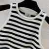 UO1R Tanks pour femmes Camis Designer Femmes Vente en tricot Vêtements dames Summer Fashion Decorative Striped Treed High Quality Haut Vêtements Jan 08 ZX28