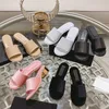 Velvet Designer Sandalen Leer luxe muilezels slippers damesglaasjes sandaal mode flip flip letters slipper dames zomer strand dames gouden midden hiel schoenen