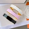 Bracciale di design in oro rosa Bracciale aperto multicolore di moda rosa Bracciale aperto di lusso da donna Gioielli regolabili dal design umanizzato adorabile Regalo ideale per un'amica femminile