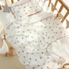 Filtar sommar baby filt född muslin swaddle wrap 2 lager andningsbara sängkläder söt mjuk bomullsvagn