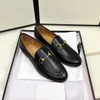 Formella klänningsskor designer kvinnors skor 100% läder metall spänne lady brev platt sko mulor princetown män trampar lata loafers storlek 35-42-43-45 äkta lädersula