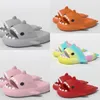 2024 Дизайнерские сандалии Shark Slides Slipers Summer Sandals Mens Women