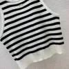 UO1R Tanks pour femmes Camis Designer Femmes Vente en tricot Vêtements dames Summer Fashion Decorative Striped Treed High Quality Haut Vêtements Jan 08 ZX28