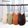 BottegaaVenetas Solstice Bags Large Capacity Underarm Bag for Commuting Pure Handmade Woven Tote Highend Feeling Single Shoulder Women frj