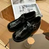 Mulheres designer sapatos de couro patente balde preto marca mocassins metal logotipo saltos grossos