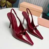 2024 Sandali Slingback in pelle verniciata 100mm Décolleté con tacco conico a punta Suola in cuoio Scarpe eleganti da donna di design di lusso Scarpe da sera per feste 35-42