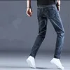 2023 Classic Men Casual Midrise Straight Denim Jeans Long Pants Bekväma byxor Löst fit Brand Menswear Mans 240108