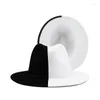 Bérets 2024 Dernières Fedora Feutre de laine Chapeau unisexe Party Fashion Flat Brim Jazz Couleur Assortie Automne Noir Blanc Concave-Convexe