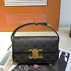 Borsa a tracolla in vera pelle Luxury teenager Nuova tracolla singola in pelle quadrata piccola con francese con vero logo