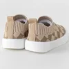 Babyskor med mjuka sulor Baby Walking Shoes Versatile Breattable Non Slip Sports Shoes Nytt mode för våren och hösten 240108