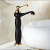 Torneiras de pia do banheiro Vidric Torneira de bacia preta e dourada forma de lâmpada de latão único punho buraco deck vintage lavagem fria torneira misturadora