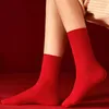 Meias femininas 5 pares ano chinês vermelho outono inverno bordado para homens macio confortável meados tubo casal presentes