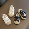2024 Yeni Çocuk Ayakkabı Kız Bahar Bebek Karikatür Bear Tuval Ayakkabı Sıradan Yumuşak Alt Slip Slip Boys Toddler Yaz Sabahları 1-4y 240108