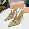 2024 Sandales Slingback en cuir verni 100mm Talon conique Escarpins à bout pointu Semelle en cuir Designer de luxe pour femmes Chaussures habillées Fête de mariage Chaussures de soirée 35-42