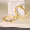 Braccialetti a forma di U in oro placcato oro 18 carati a 3 colori con cristalli per le donne braccialetto d'amore in oro rosa argento oro delicato regalo set di gioielli con geometria