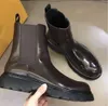 Stivali da donna Stivaletti firmati scarpe di pelle oversize da uomo Stivaletto monolitico Martin alla caviglia di ispirazione militare da combattimento Platform da donna fondo77