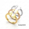 Bague de créateur 2024 Amour Bijoux de luxe pour hommes Titane Or Jaune Argent Rose Taille 6/7/8 / 911mm Anneaux non allergiques Bijoux pour femmes