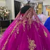 Seksowna Off Ramerz Błyskawiona sukienka Quinceanera 2024 Koronkowe koraliki Koronkowe koraliki z Cape Vestidos Prom Vestidos de Baile suknia