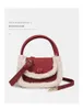 Saco de cabelo de outono e inverno feminino 2024 nova moda coreana retrô carregando uma pequena bolsa quadrada com um ombro de ombro único saco crossbody 022