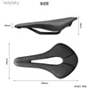 Bicicleta Saddles Bicicleta Saddle Respirável Design Oco PU Couro Macio Confortável Assento MTB Mountain Road Bike One-Piece Almofada Ciclismo PartsL240108