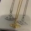 2024 Designer Xitai Queenjewellery Hanger Kettingen Vivienne Klinknagel Punk Vol Diamanten Saturnus Licht Luxe Uitbijter Ketting