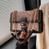 Bolsa popular para mulheres 2024 nova moda ombro único crossbody bolsa versátil internet celebridade corrente pequena bolsa quadrada