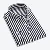 Camisas casuales para hombres Camisa de negocios para hombres Estilo formal Cárdigan a rayas con cuello vuelto Slim Fit Diseño de un solo pecho