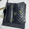 Bolso de lujo WOC Caviar Bolso acolchado de cuero Diseñador CC Bolsa para mujer para hombre Solapa clásica Embrague Bolsa de hombro DHgate Cool Moda Maquillaje Cadena de oro Bolsas de asas cruzadas