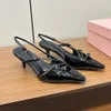 子猫のかかとのスリングバックポンプメタルバックル装飾されたサンダル55mmstilettoドレスシュー