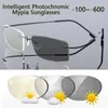 Solglasögon PhotoChromic Myopia Solglasögon Ultralight Memory Titanium Rimless Square Shortsighted Gyeglasses NÄRSIGA RECICTIVLIGA GAFAS