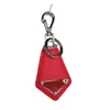 Top designer unisexe 6 couleurs porte-clés accessoires P porte-clés lettres modèle de luxe voiture porte-clés bijoux fabriqués à la main étiquette cadeau sac clé de haute qualité