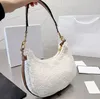 Bolsos de lana Bolso para axila Bolsos cruzados Bolsos de medio mes Bordado Letra tejida Moda Bolsillo con cremallera Cuero real