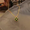 Collane con ciondolo Gioielli di moda Collana con zirconi cubici a forma di cuore Collana in ottone con placcatura in oro 18 carati Catena al collo trendy personalizzata femminile