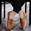 Robe chaussures 2024 hommes mocassins mode en cuir véritable décontracté plat sans lacet conduite chaussures bateau chaussure confortable paresseux mâle