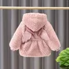 Piumino per bambina, abbigliamento invernale per bambina, giacca imbottita in lana di agnello per bambini, tuta da neve, caldo top in peluche con cappuccio per bambini