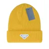 Berretto invernale color caramello per ragazza autunnale, cappello lavorato a maglia unisex con cupola a lettera solida