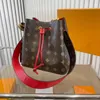 Luxurys Designers Bagsバケツバッグ女性ショルダーバッグ牛革で作られたファッションハンドバッグ