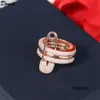 Der Luxusring von Donia Schmuck übertrieben übertriebene Kupfer mit drei Ringen voller Zirkone Europäischer und amerikanischer kreativer Designergeschenke