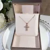 LEY2 Designer Baolger Anhänger Halsketten Baojia Kreuz Halskette 925 Sterling Silber plattiert mit 18 Karat Gold eingelegtem Diamant Schlangenknochen Full Co