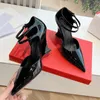 Talons compensés pointus chaussures habillées bout pointu talon incliné sandale deux bandes cuir verni original magnifiques et capables talons hauts pour femmes de qualité supérieure