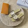 Luxus Sommer Leder geprägte Hausschuhe Designer Frauen Hausschuhe dicke Ferse Schnalle Sandalen Strass Presbyopie Bankett Schnürsenkel