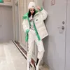 Kvinnors dike rockar 2024 Autumn Winter Women White Hit Color Glossy Parka Coat Korean Löst bokstäver Printe Jacka Trend Hooded Bread