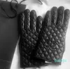 Gants d'hiver en cuir pour femmes, en peau de mouton à écran tactile en peluche, pour le cyclisme, avec isolation chaude