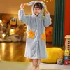 Barn Hooded Bath Robes Kids Coral Fleece Sleepwear Baby Winter Nightgowns For Boys Girls 240108