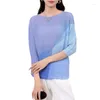 Camisetas para mujer Miyake Plisado Moda Temperamento Color degradado Top para primavera/verano 2024 Lentejuelas plateadas Parte inferior versátil informal