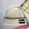 Designer Ball Caps Hoge kwaliteit Triomfboog Zoete Zachte en Kleverige Gebreide Muts Paneelkleur Verdikte Wollen Hoed Herfst en Winter Warme Koude Hoed H444