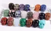 Party Decoration 1 Inch Crystal Quarze Skull Sculpture Hand snidad ädelstenstaty Figur Collectible Healing Reiki Halloween XB4615231