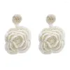 Boucles d'oreilles pendantes bohème faites à la main blanc noir grande fleur de Rose épaisse résine ethnique tissage de perles goutte pour les femmes de mariage.