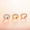 Klusterringar mode ihåliga ring rostfritt stål dubbelskikt kubik zirkoniumfinger ringar för kvinnliga kvinnliga bröllop/engagemangsmycken YQ240109