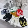 Box 2024 New Designer Top Tenis Fashion Shoe Plus 캐주얼 청키 스케이트 신발 디자이너 지갑 230801